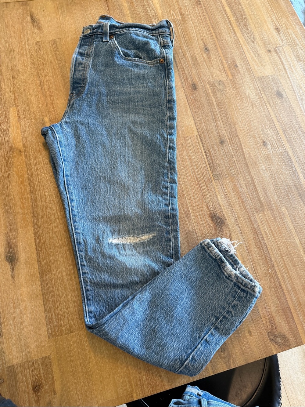 Levi's Medium Blue Women's Straight-Leg Jeans with Knee Distress